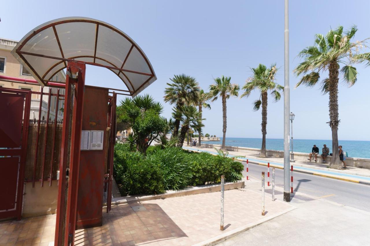 Nuvole Apartment Near The Beach Trani Exterior foto